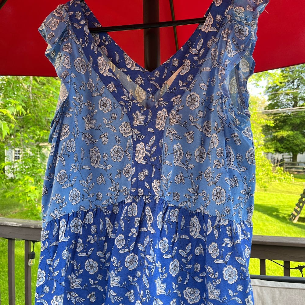 NWT Loft Blue and White Floral Peplum Flutter Sleeve Blouse